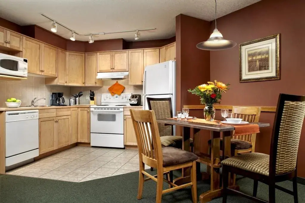 Windtower Lodge - Canmore