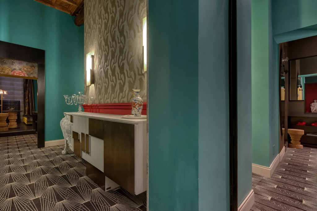 Three Rooms in Spanish Steps