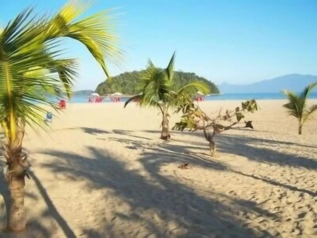 CASA 3Quartos-Condominio Verde Mar -Piscina Privativa- Wiffi -Praia da COCANHA !!! Próx à divisa com UBATUBA !!!