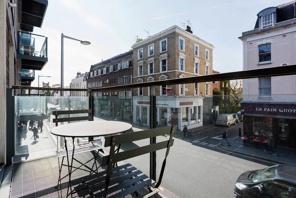 Veeve - Chelsea Contemporary
