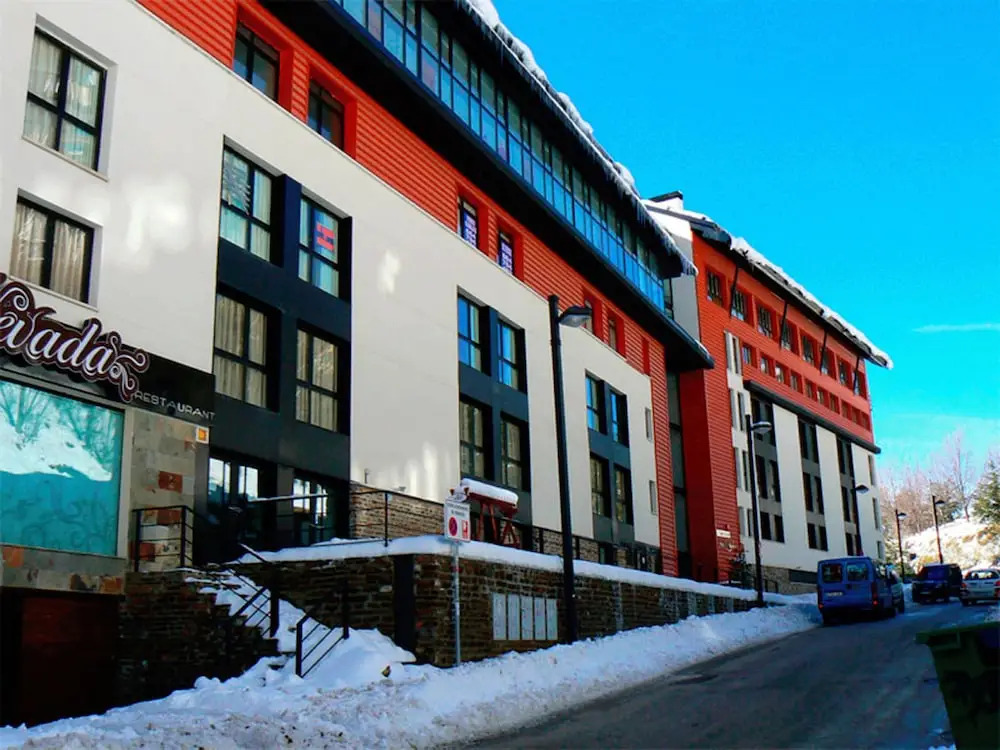 Modern, Occupancy 2/4 People, Parking, Wifi