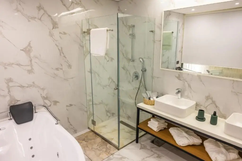 Le Grove Hotel - Superior Boutique
