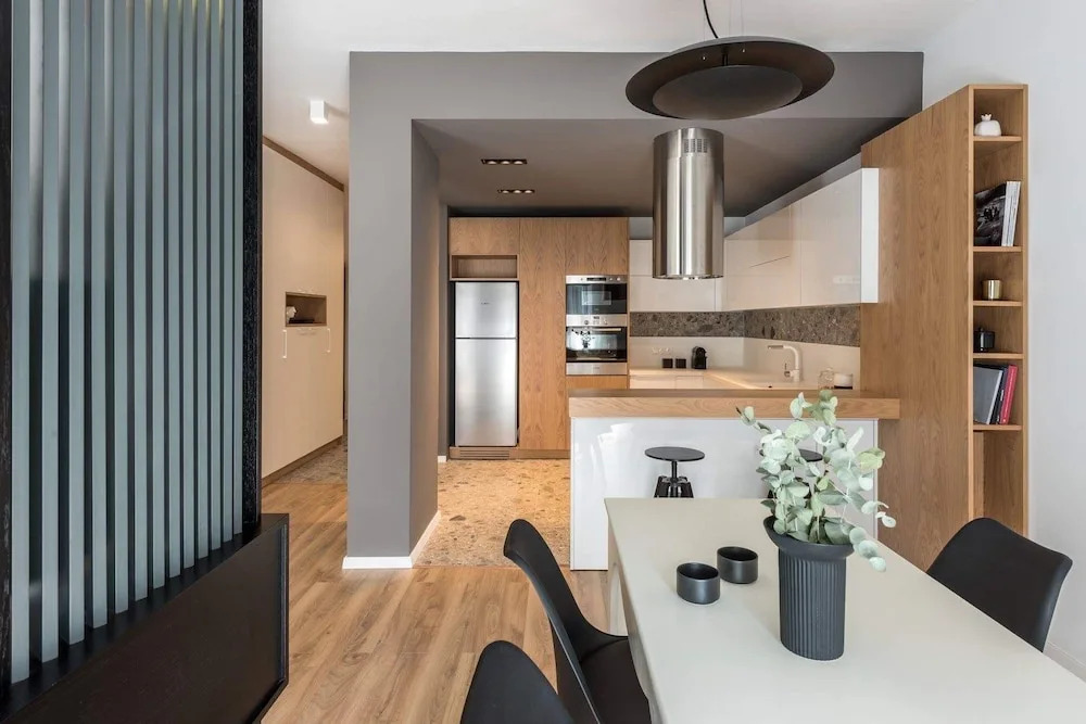 Central C&P Minimal Apartment
