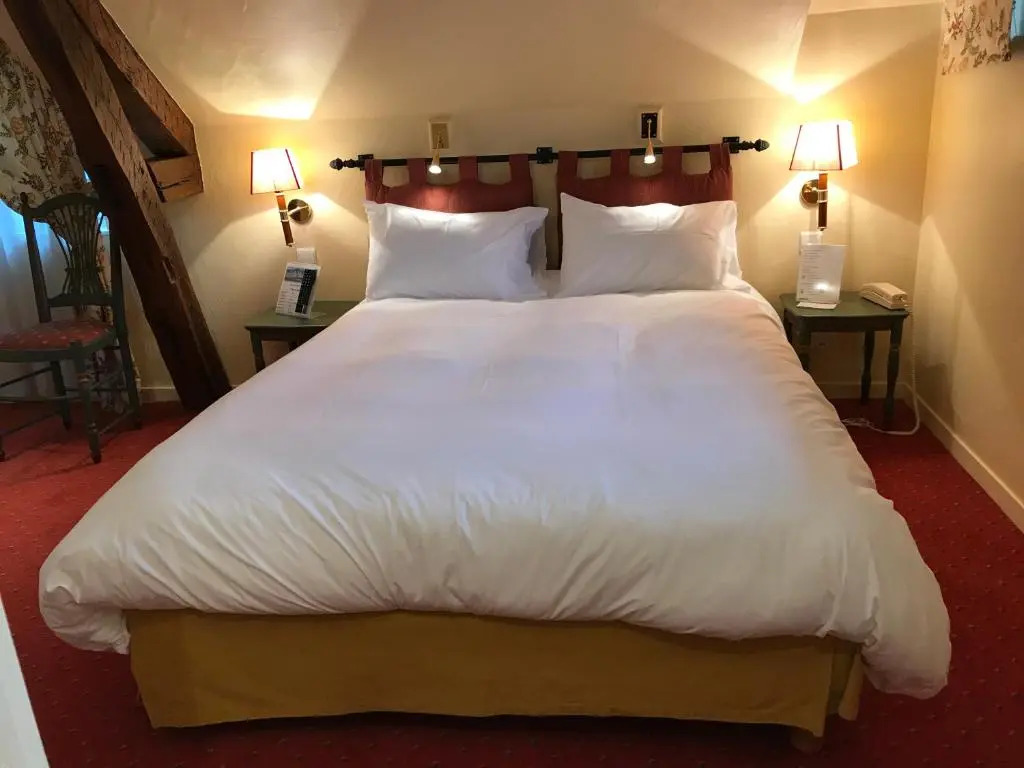 Logis Hôtel Auberge du Cheval Blanc