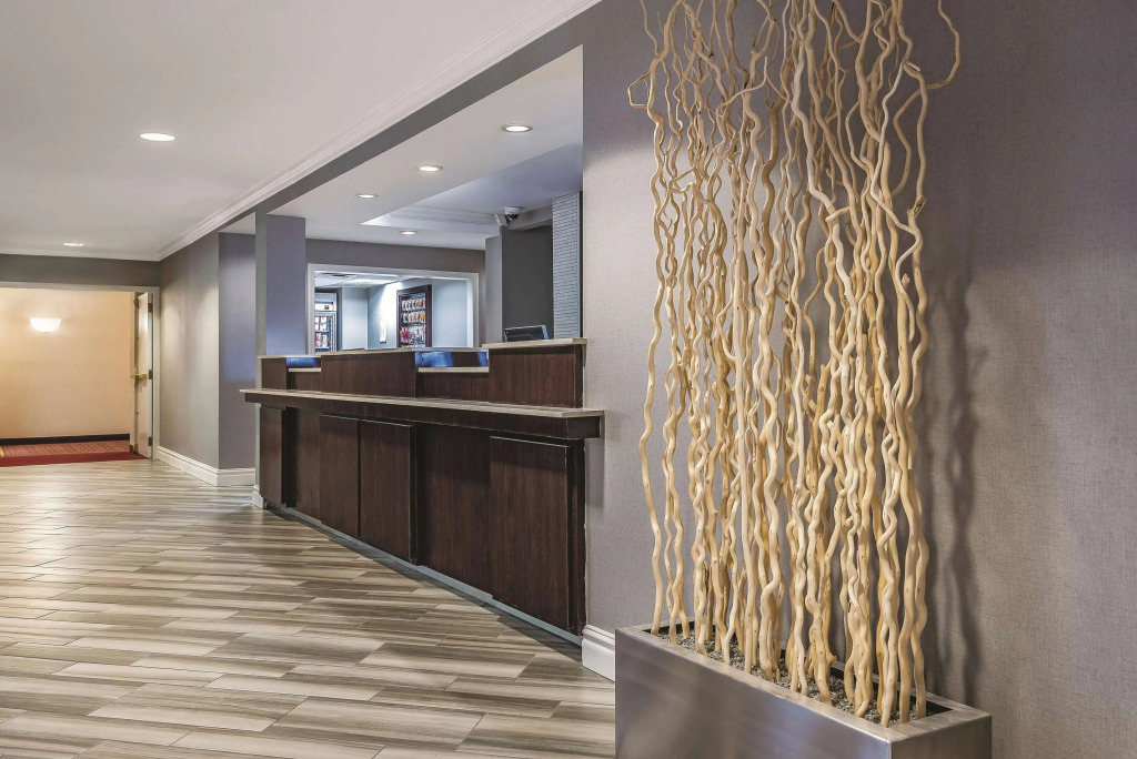 La Quinta Inn & Suites by Wyndham University Area Chapel Hill