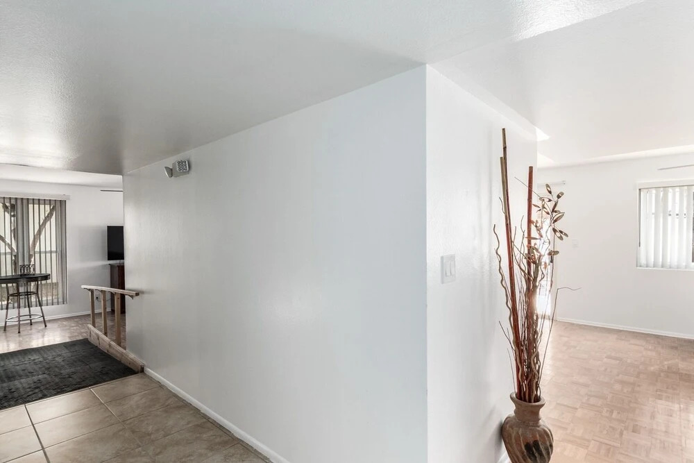 29th Phoenix 4 Bedroom Home by Redawning