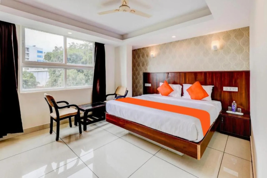 Fabhotel Tej
