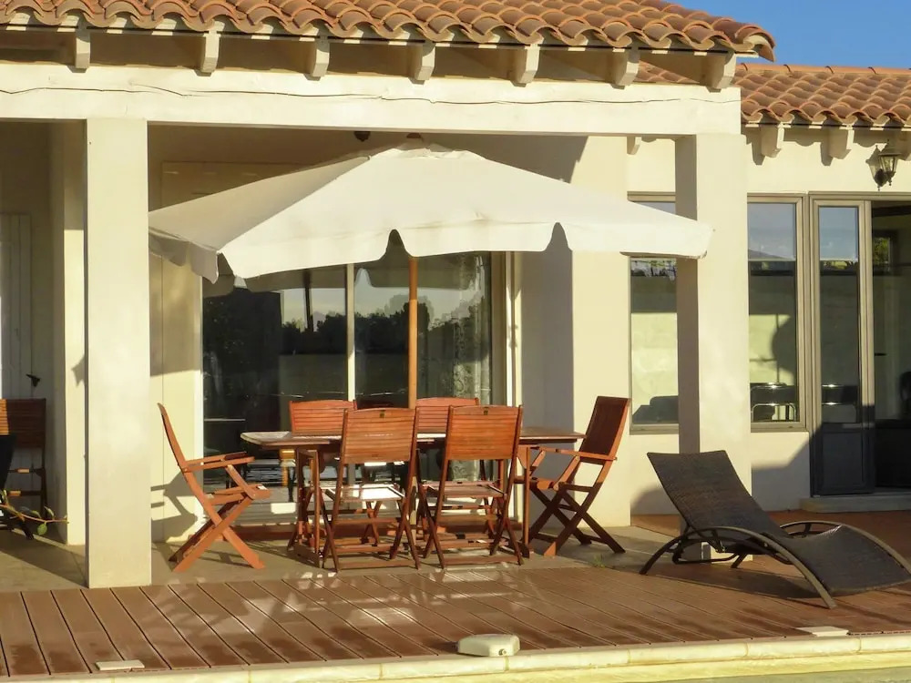 Beautiful House With Private Pool and Large Garden