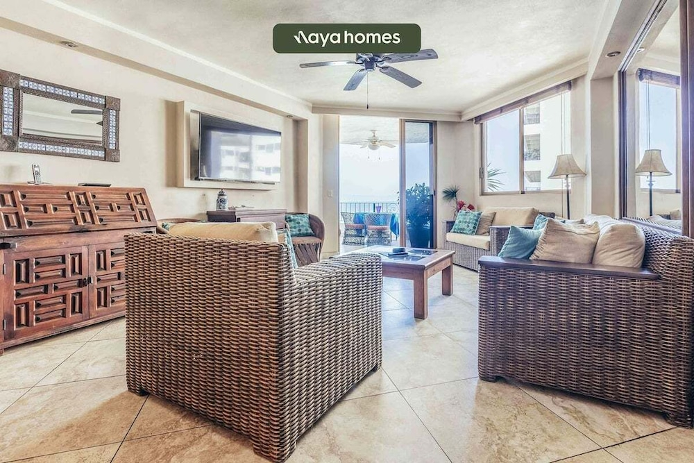 Ocean View 2Br Condo-balcony-beach-pool - 805