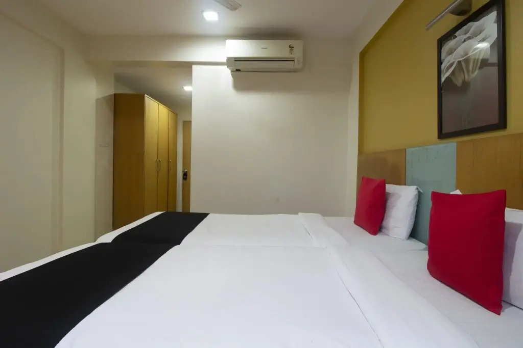 Shree Omkar Executive by OYO Rooms