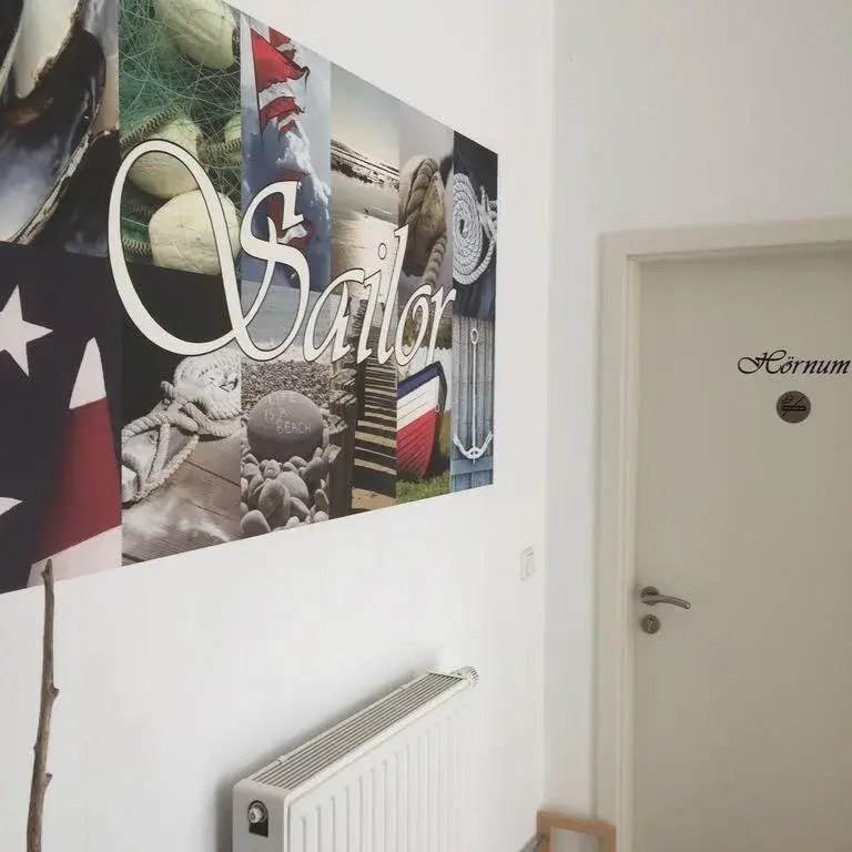 Die Sailor Huser sterstrae