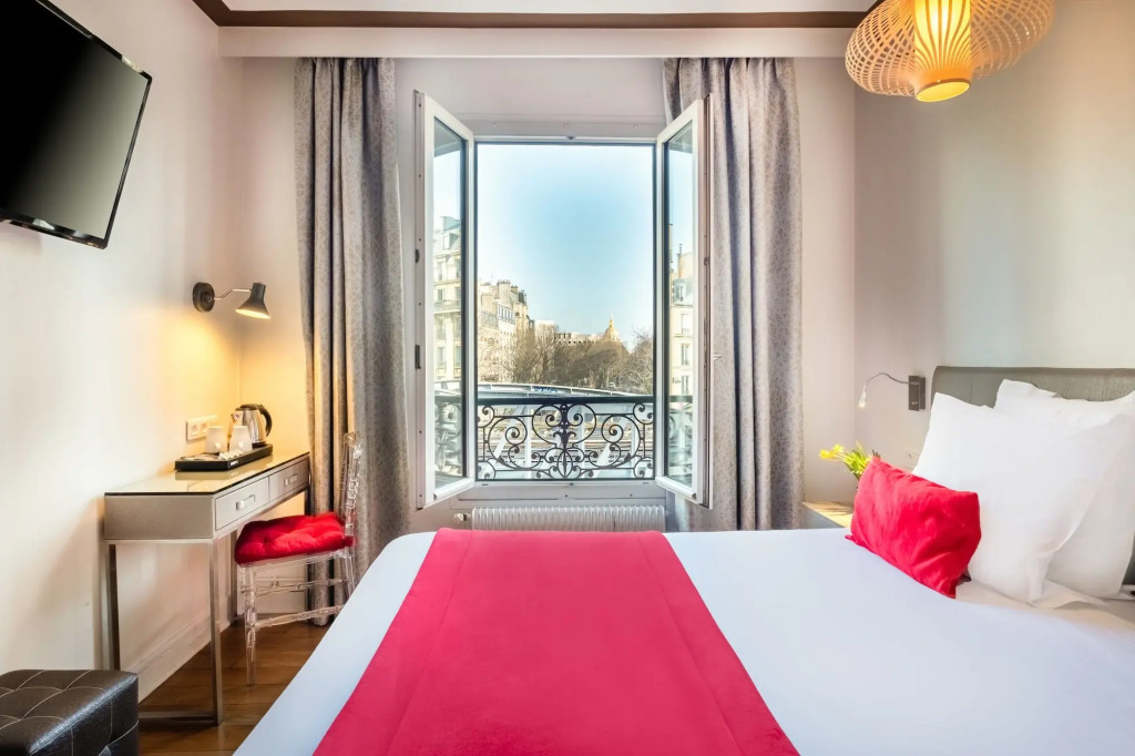 Hôtel Eiffel Segur