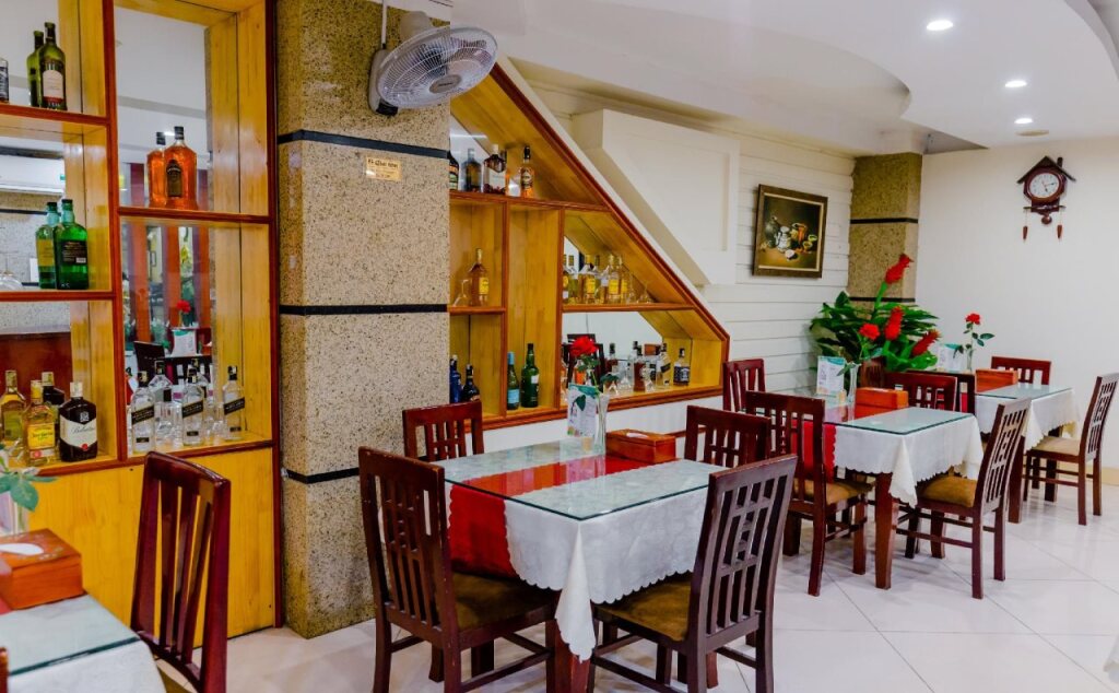 Hotel - Lương Ngọc Quyến