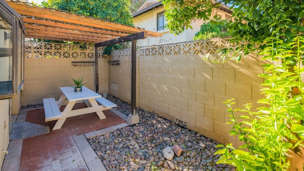 Sleek 2BR Townhome Central Phx by WanderJaunt
