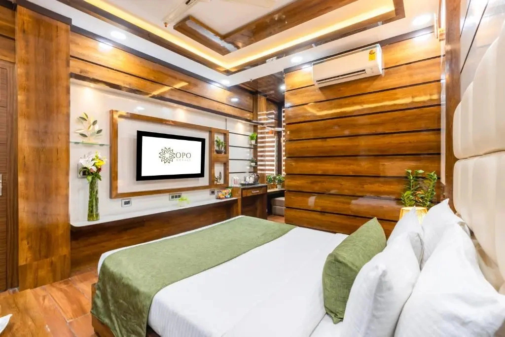 OPO Essential RODALI , Karol Bagh