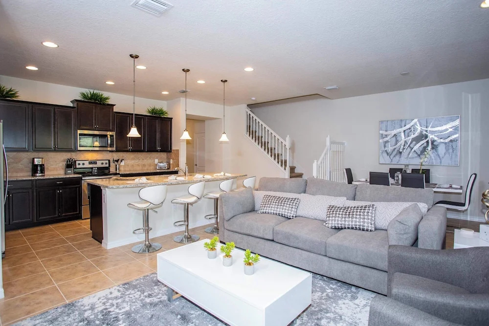 Luxury 5 Bedroom w Private Pool Close to Disney 8875