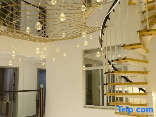 Luoping Zhangyue Express Hotel