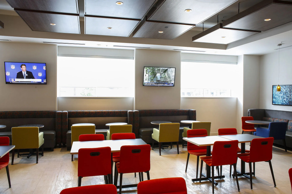Holiday Inn Express & Suites Downtown Louisville by IHG