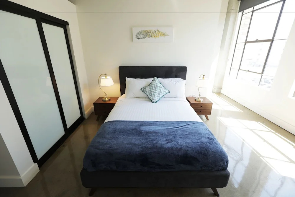 Downtown Lofty Suites