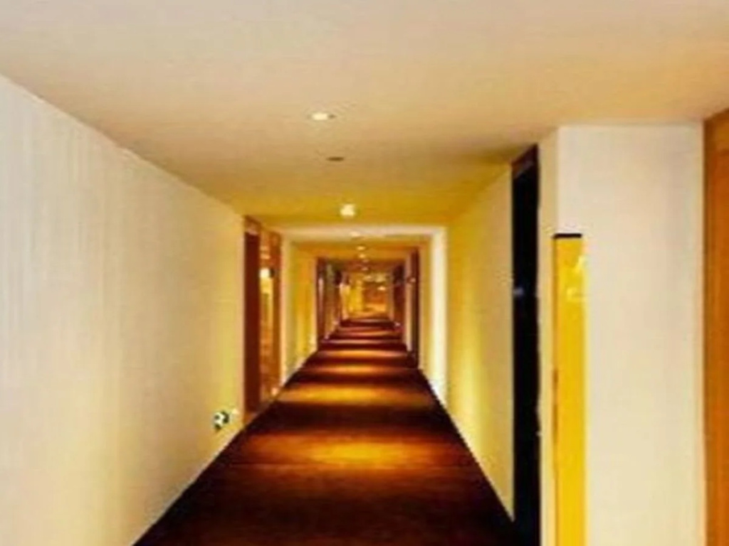IU Hotel Suining Shehong Bus Station Branch