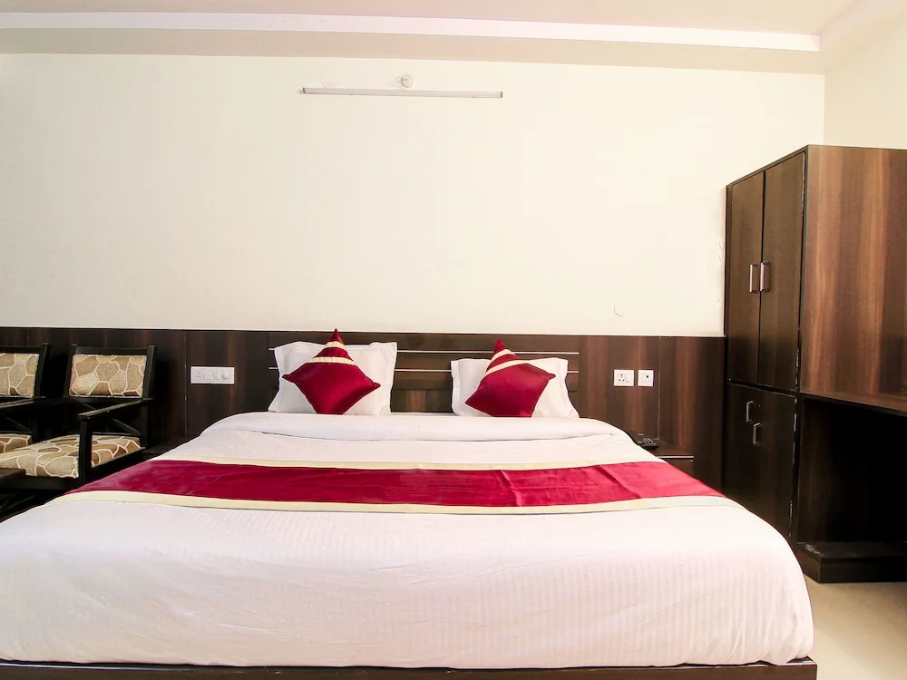 OYO 9941 Hotel P S Grand