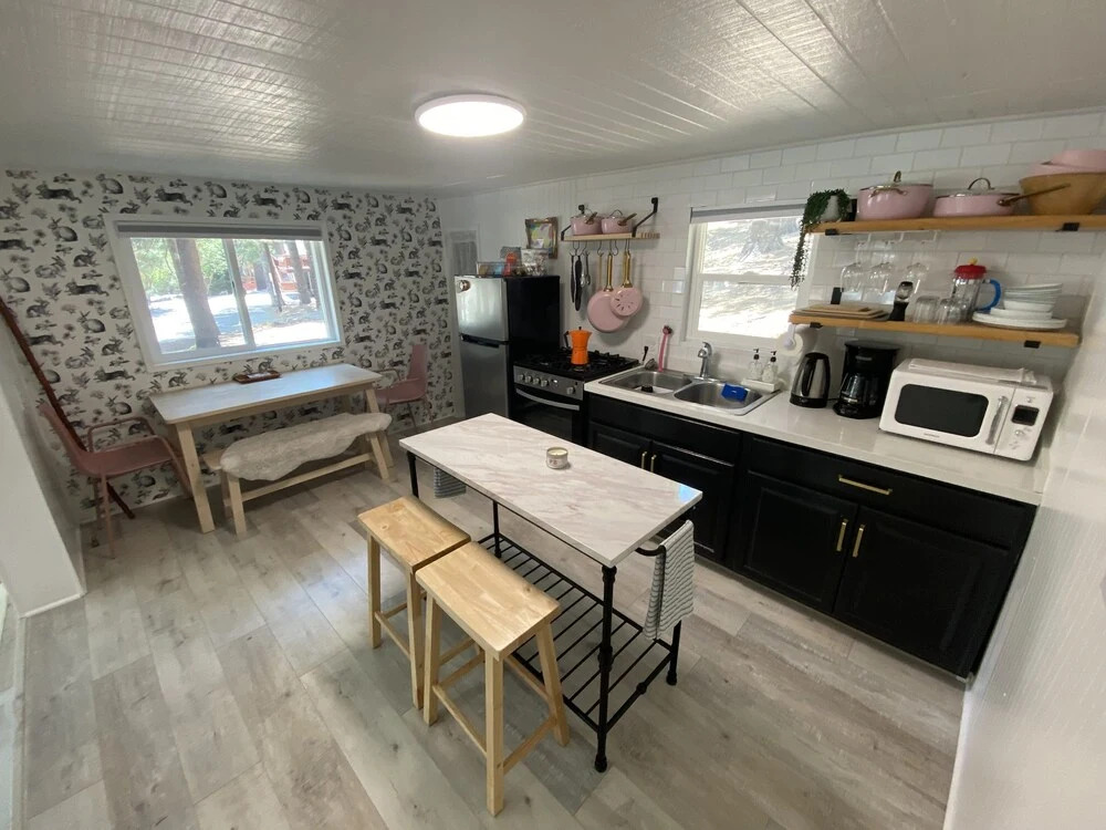Lake House Bungalow