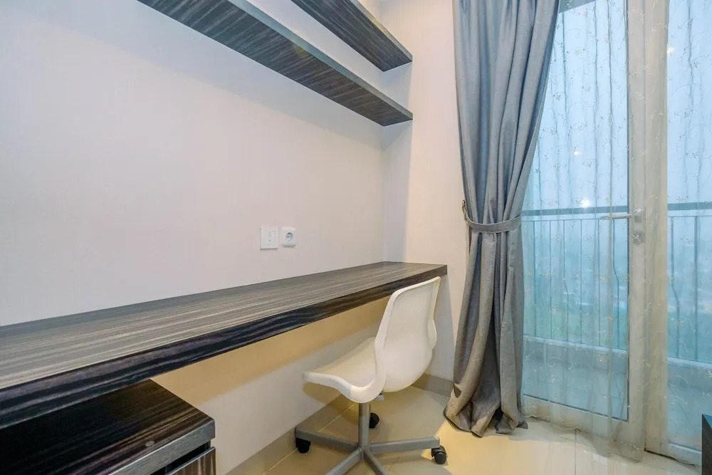 Warm and Cozy Studio at The Oasis Apartment