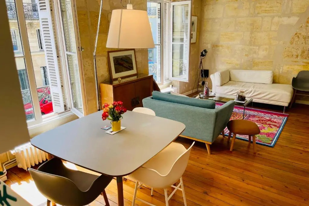 Nice furnished apartment with inner courtyard near the city center