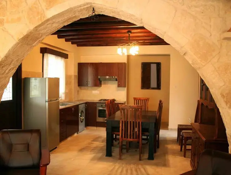 Lakis Papamichael Holiday Villas