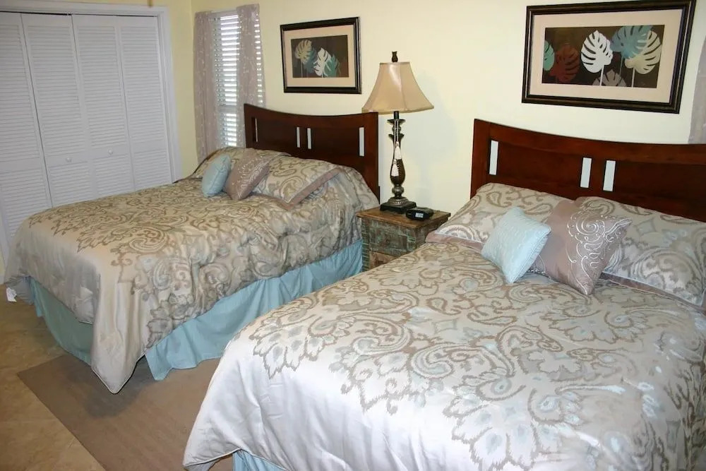 Crescent Condominiums 3 Bedroom Apartment by BnD