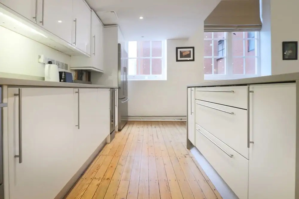 Stylish Loft-style Apartment Close to Overground