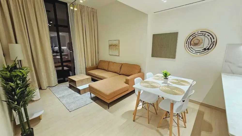 OYO HOME 1405 Spacious 1bed In Jvc Be