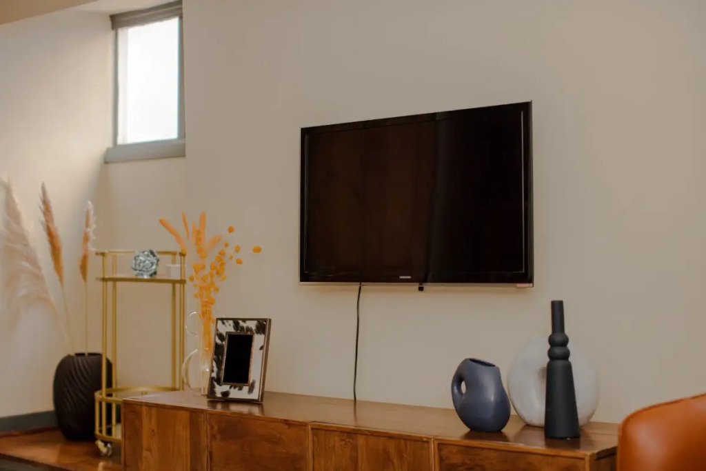The Crescent Moon - Elegant 1bdr Flat