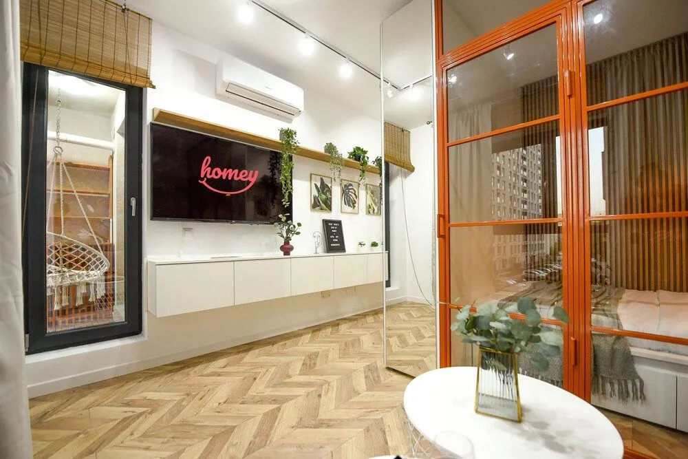 THE BIRD'S STORY. Plaza Residence Studio