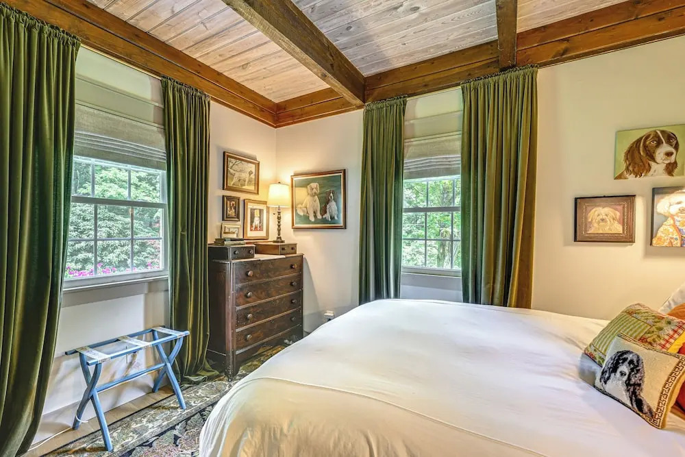 Enchanting Highlands Cottage w/ Pond & Waterfall