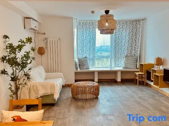 Vivi's childhood  hotel