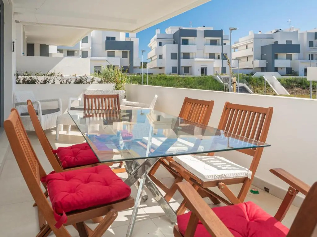 2313-Amazing new luxury apartment with three bedrooms