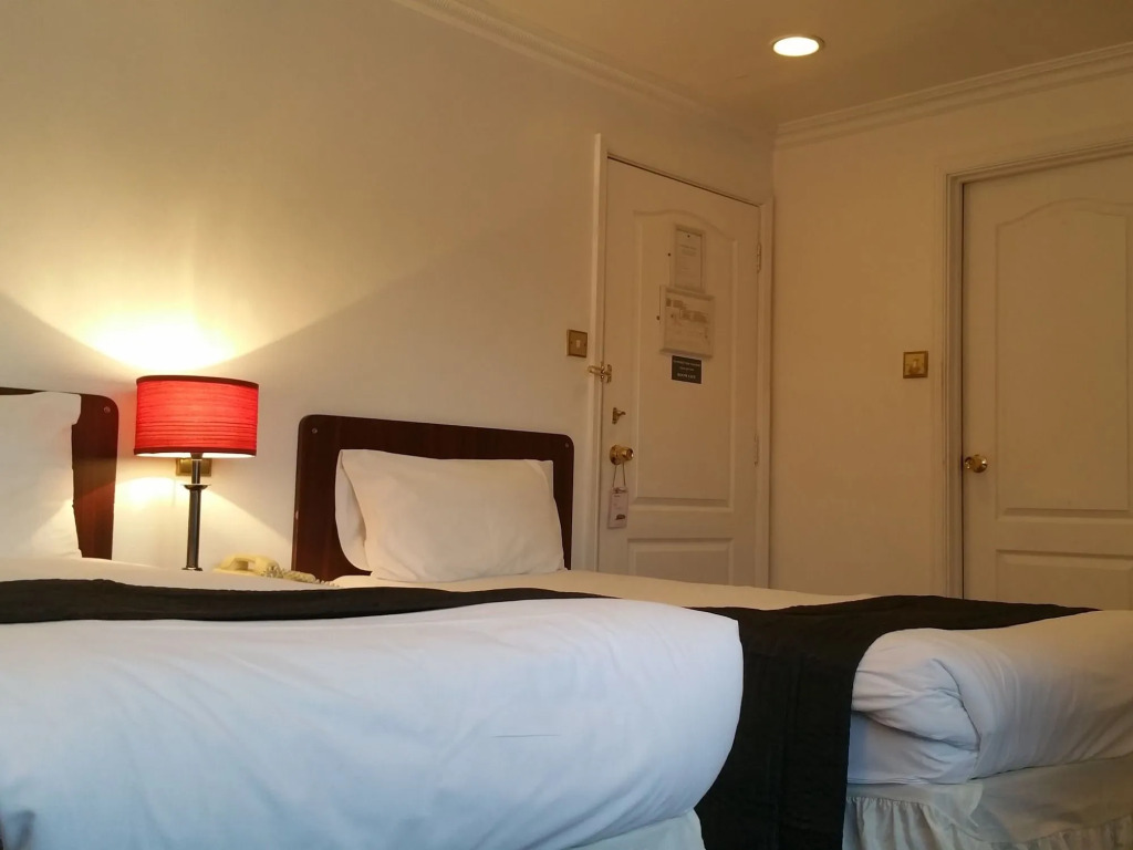 The George Hotel