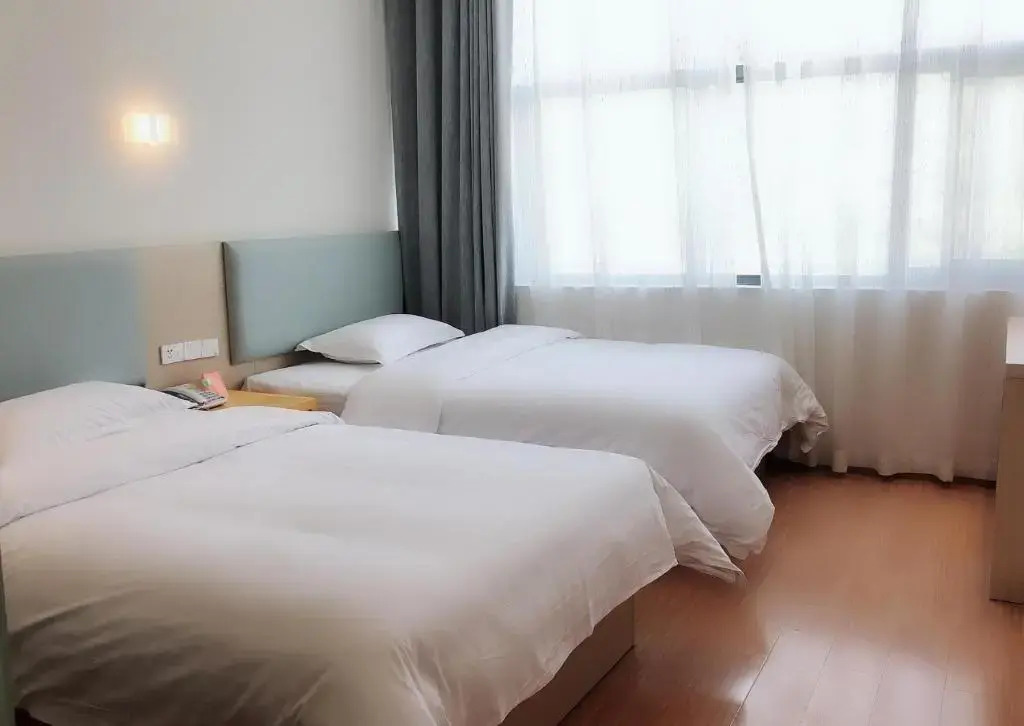 7Days Inn Rongjiang Binjiang Avenue Branch