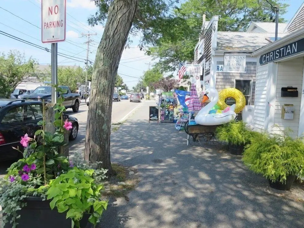 Chatham Seafarer Inn