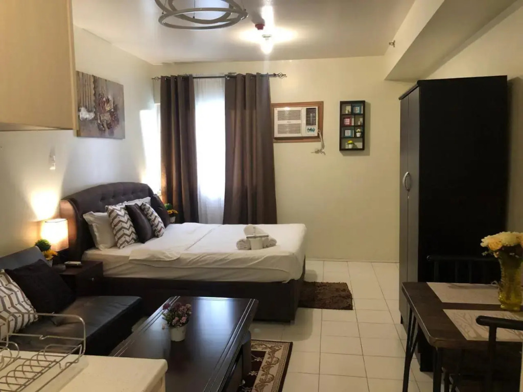 Centropolis Deluxe Couple Suite