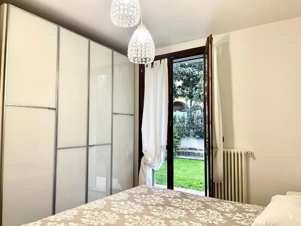 Appartamento con giardino privato, piscina e spiaggia a 500mt