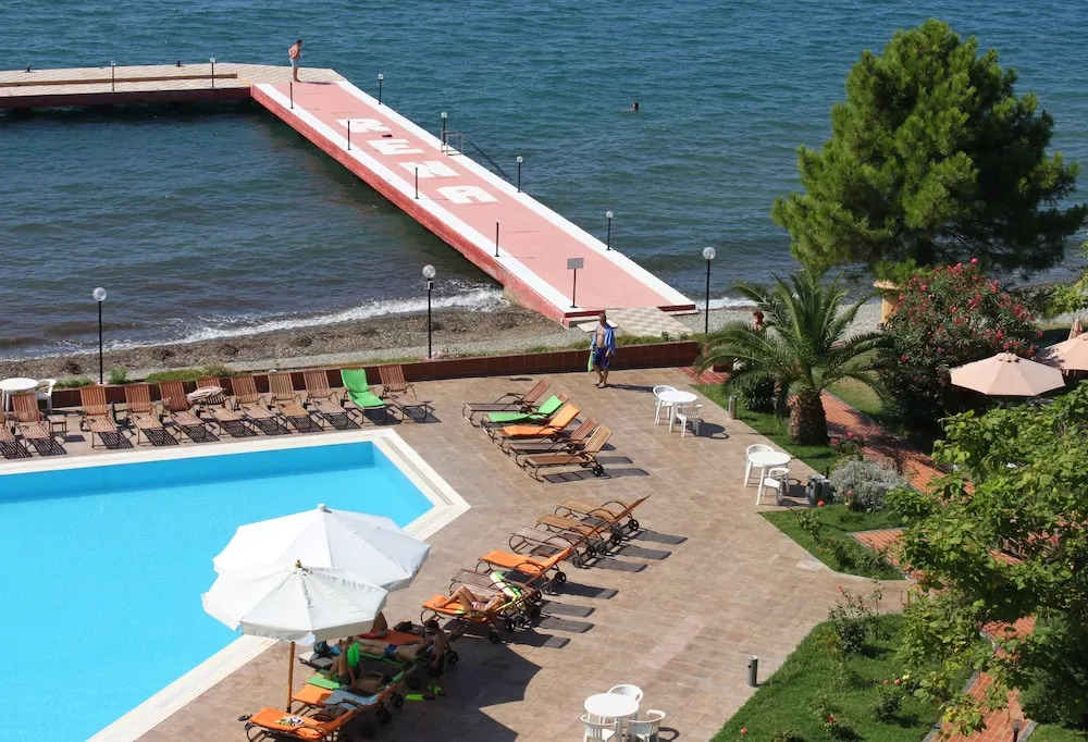 Rena Hotel