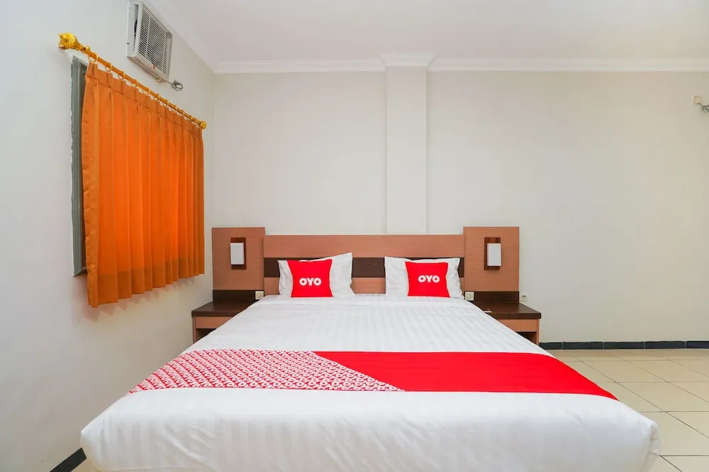Graha Marina RedPartner near Plaza Marina