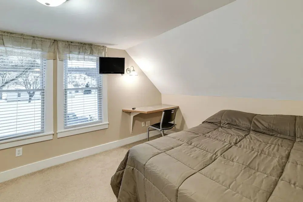 Near Hiking & Skiing: Cozy Home in Cortland!