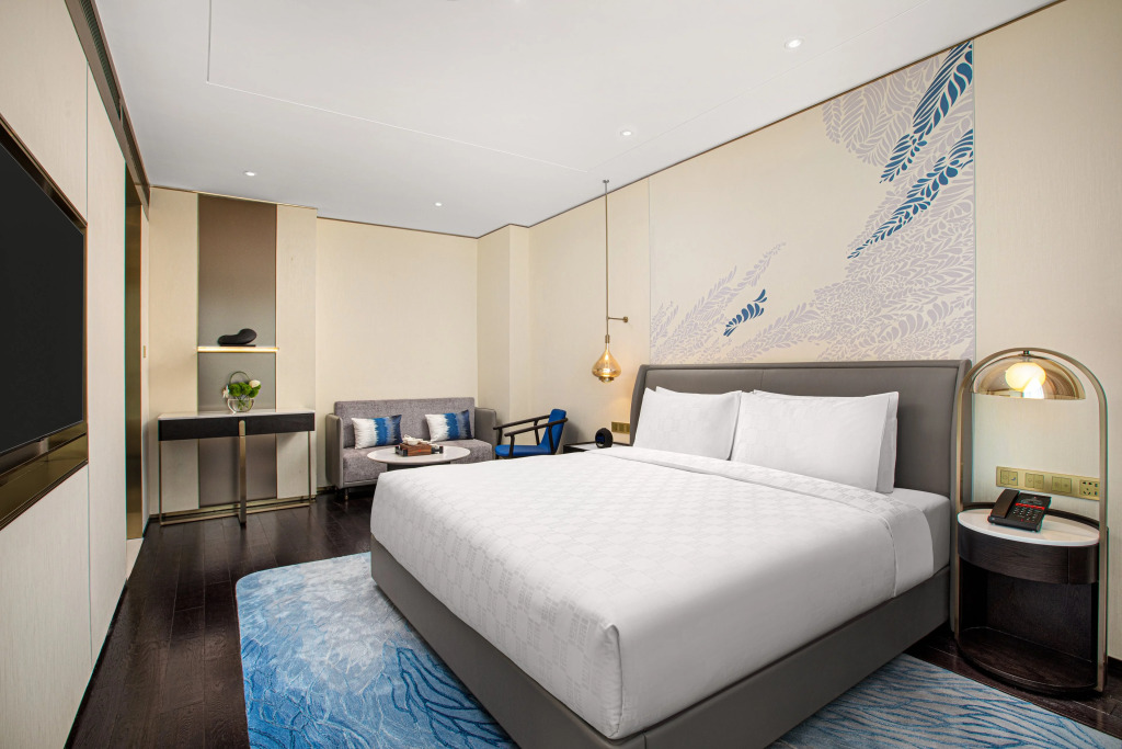 HUALUXE Shanghai Changfeng Park by IHG