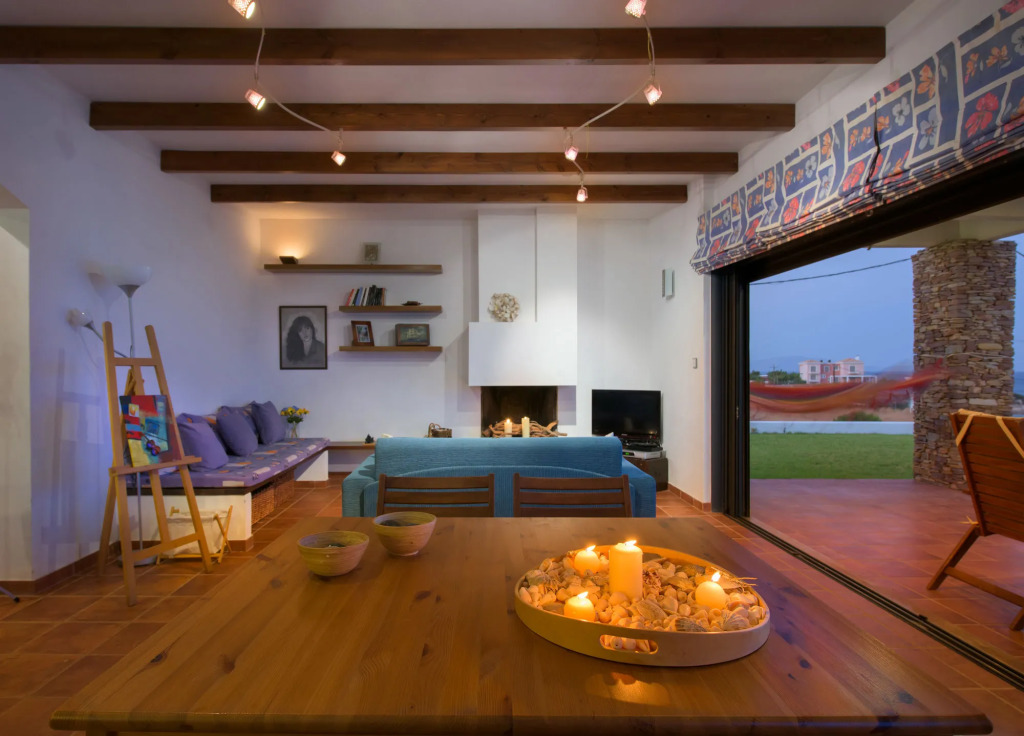 CRISTELIA SEAFRONT & POOL VILLA