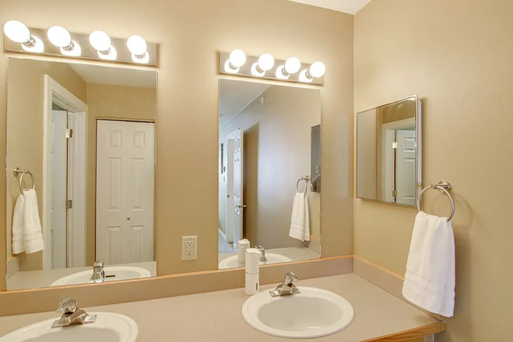First-floor Big Sky Condo With Hot Tub!