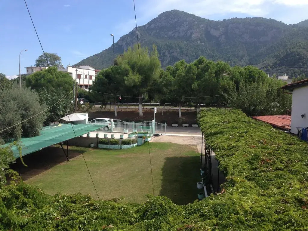 Nana Hotel