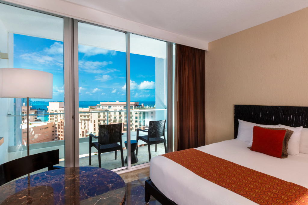 Кинтана-Роо: Отель Krystal Grand Cancun